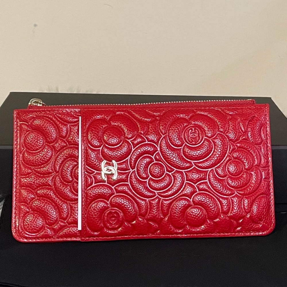 🚫Sold🚫Chanel Caviar Camellia Classic Flat Pouch